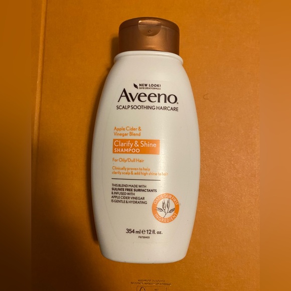 aveeno Other - Aveeno Clarify & Shine Shampoo 12fl oz
